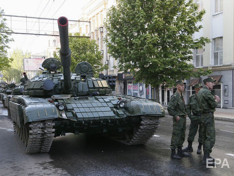 ﻿В окупованому Донецьку сталася масштабна пожежа. Місцеві жителі повідомили про вибухи – ЗМІ