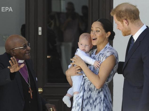 Принц Гарри и герцогиня Меган приехали в ЮАР с сыном Арчи. Фоторепортаж