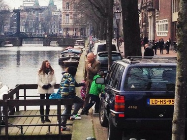 Скандальный журналист-гомофоб Дмитрий Киселев уехал отдыхать в Амстердам