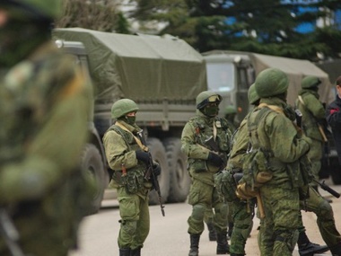 Источник: Ночью из России в Керчь перебросили около 500 вооруженных солдат