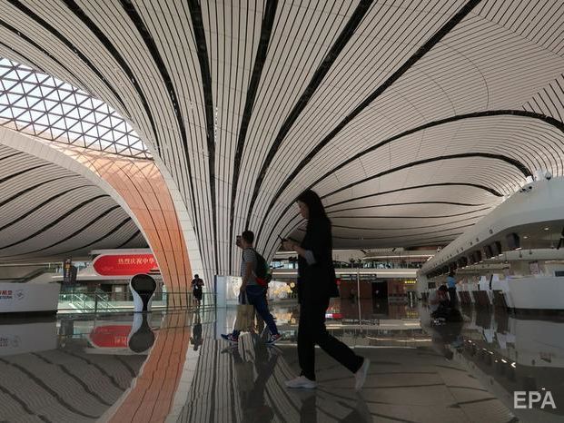 ﻿У Китаї відкрили найбільший аеропорт у світі. Відео
