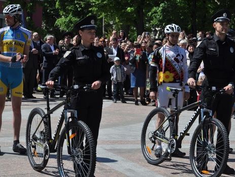 С автомобилями и велосипедами: в Кировограде запустили патрульную полицию. Фоторепортаж