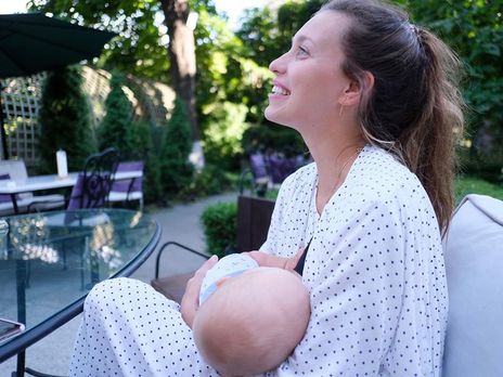 Тодоренко впервые показала лицо сына в рекламе подгузников