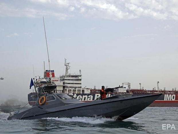 Удерживаемый в Иране британский танкер Stena Impero вышел в море