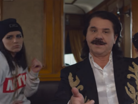 Порошенко просят лишить Зиброва звания народного артиста Украины за песню о польской железной дороге