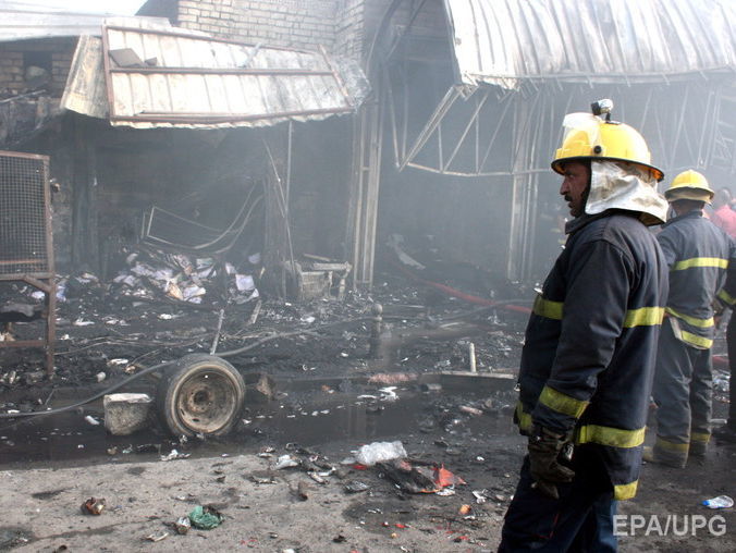 В Багдаде у мечети взорвалась заминированная машина, сообщается о 24 погибших