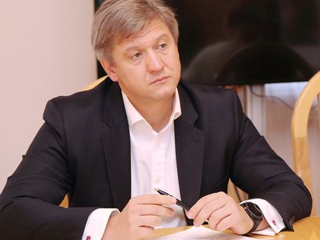 ﻿Данилюк подав у відставку, знято заборону на ексгумацію польських поховань в Україні. Головне за день