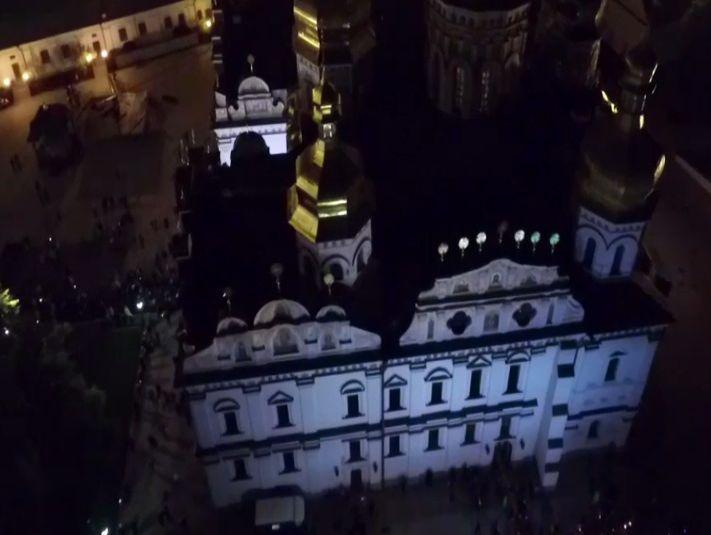 Киевские храмы в Пасхальную ночь показали с высоты птичьего полета. Видео