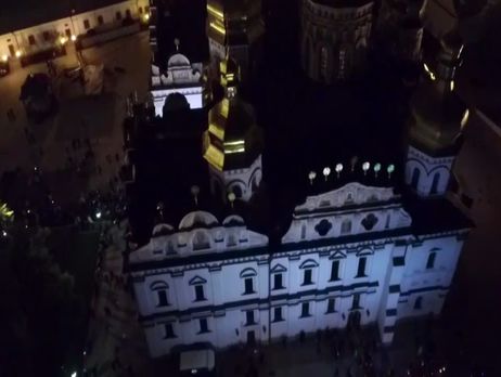 Киевские храмы в Пасхальную ночь показали с высоты птичьего полета. Видео