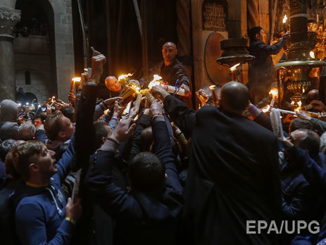В Иерусалиме в храме Гроба Господня сошел Благодатный огонь