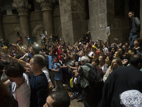 Священник Яков Кротов о Благодатном огне: Античудо, совершаемое большими и мелкими путиными от религии