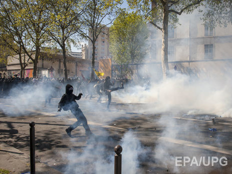 В Париже произошли столкновения между полицией и участниками первомайской демонстрации. Фоторепортаж
