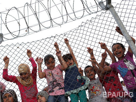 The Financial Times: Еврокомиссия хочет штрафовать страны ЕС за отказ принимать беженцев по квотам