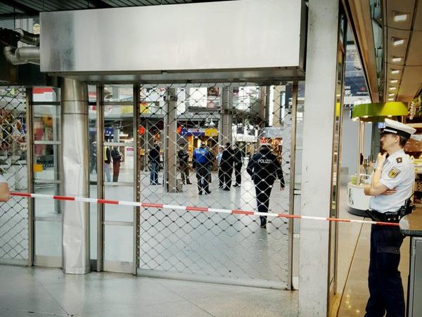 В Мюнхене из-за забытого в камере хранения будильника эвакуировали пассажиров вокзала 