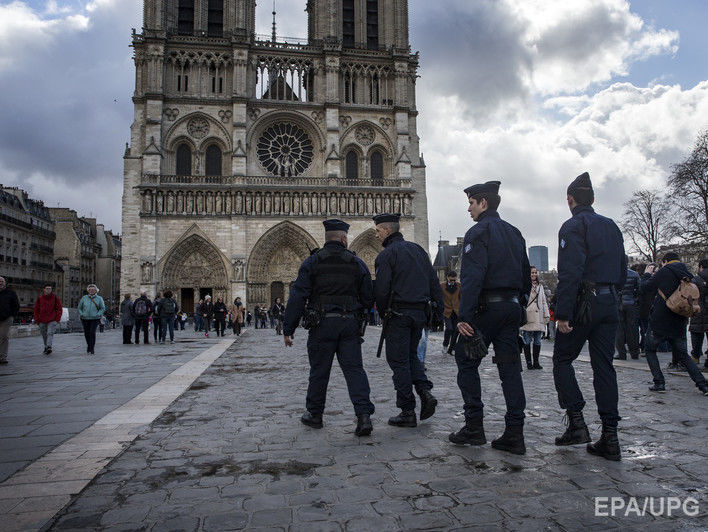 Правительство Франции намерено продлить действие чрезвычайного положения до 24 июля