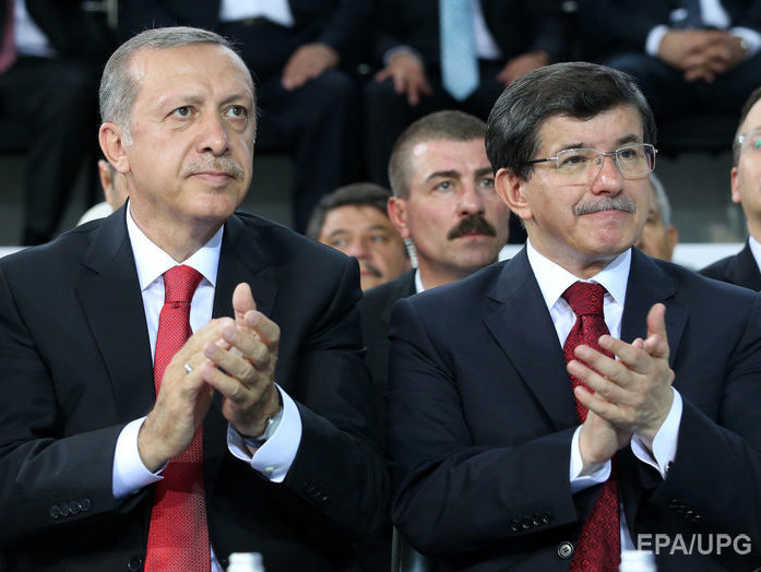 Премьер-министр Турции Давутоглу может уйти в отставку из-за разногласий с Эрдоганом &ndash; СМИ