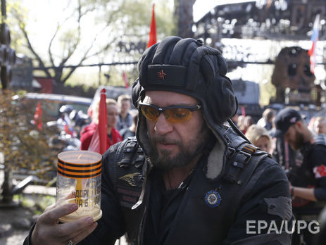 Невзоров о байкере Хирурге: Кремль думает, что он приручил тираннозавра. А это кролик, обклеенный картоном