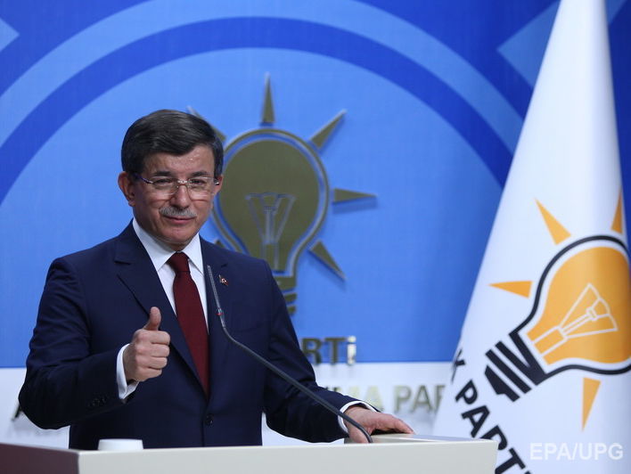 Премьер-министр Турции Давутоглу заявил об отставке