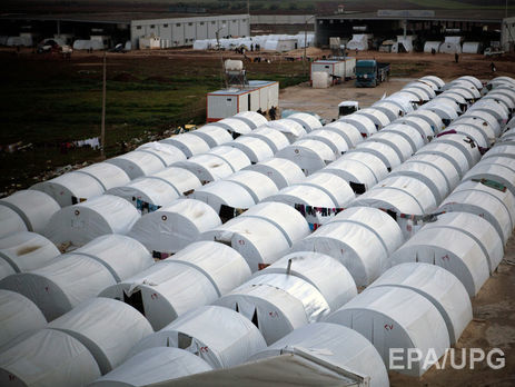 Правозащитники: Десятки людей погибли в результате авиаудара по лагерю беженцев в Сирии