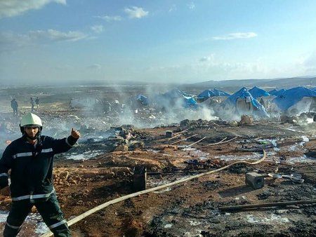 Сирийская оппозиция обвинила режим Асада в авиаударе по лагерю беженцев в Сармаде