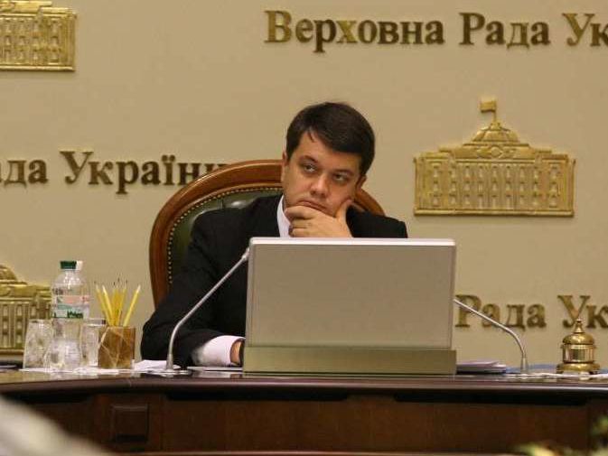 "Слуга народу" проведе з'їзд наприкінці жовтня, розглянуть заяву Разумкова про звільнення з посади голови партії