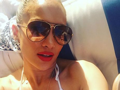 Лопес в новом клипе призвала девушек бороться с инфантильными мужчинами. Видео