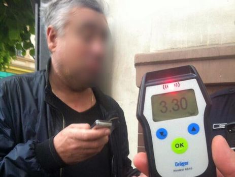 В Черновцах патрульные остановили пьяного водителя, который вез семилетнего ребенка