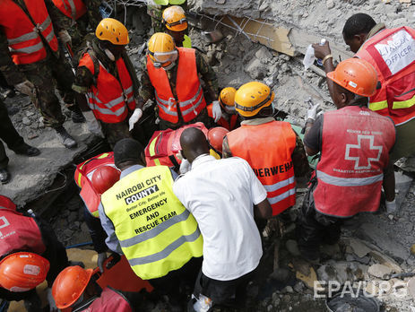 Число жертв обрушения жилого многоэтажного  дома в Кении достигло 49