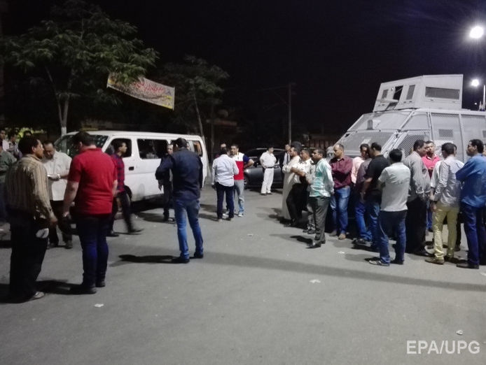 В Египте террористы расстреляли микроавтобус с полицейскими, восемь погибших