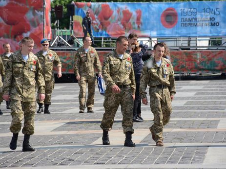 На территории комплекса Национального музея истории Украины репетировали торжества ко Дню Победы. Фоторепортаж