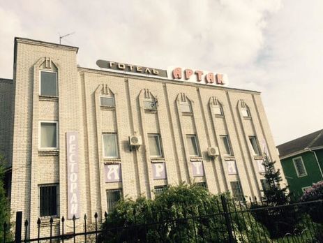 Хозяин отеля в Переяславе об инциденте с замминистра Клименко: Она била меня каблуком по голове