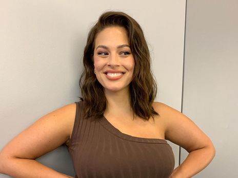 Пышнотелая беременная модель Грэм сняла на видео занятия в спортзале