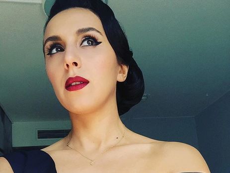 Танцы на улице, в баре, прыжки на кровати – Джамала показала, как проводит свободное время в Стокгольме