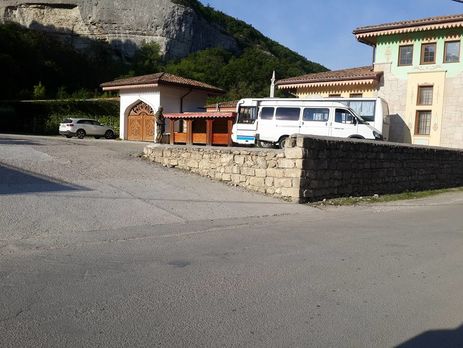 В Бахчисарае ФСБ проводит массовые обыски и задержания крымских татар, их обвиняют в причастности к 