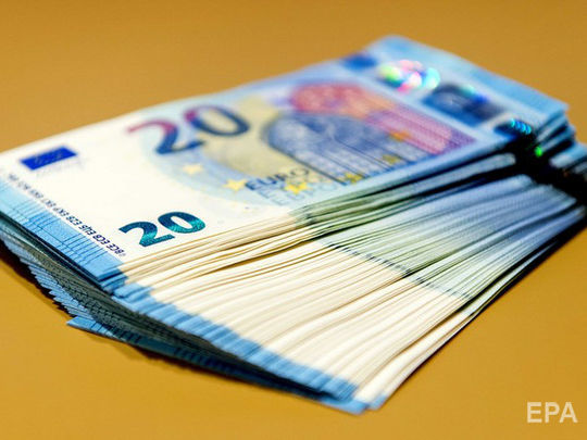 Гривна к евро подешевела до 27,24 грн/€