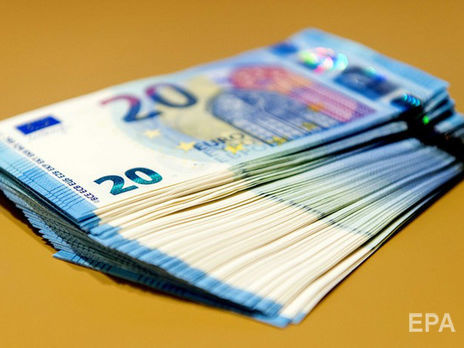 Гривна к евро подешевела до 27,24 грн/€