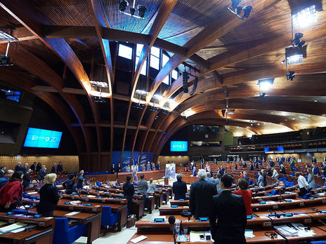 ﻿Активісти в ПАРЄ влаштували акцію протесту проти участі російської делегації