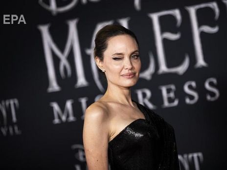 Джоли без одежды снялась для издания Madame Figaro