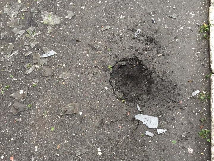 В Киеве неизвестный бросил взрывчатку на территорию отделения полиции
