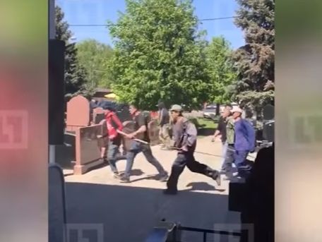 Бой на Хованском кладбище в Москве. Видео