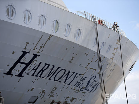 Во Франции начал первое плавание самый большой круизный лайнер в мире. Фоторепортаж