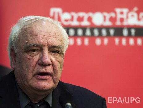 Диссидент Буковский прекратил голодовку