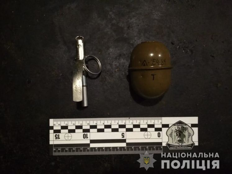 В Харькове мужчина угрожал жене взорвать гранату, полиция провела операцию "Гром" для его задержания