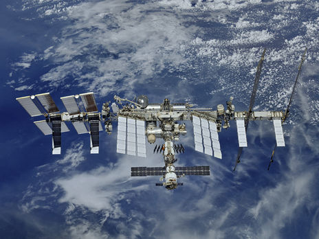 ﻿Два астронавти NASA вийшли у відкритий космос 