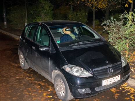 ﻿У Дніпрі виявили тіло чоловіка в автомобілі