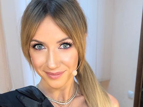 ﻿Нікітюк позувала в боді в готельному номері