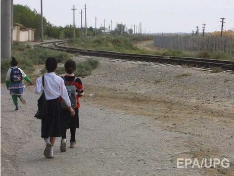 В Узбекистане запретили выпускные вечера в школах