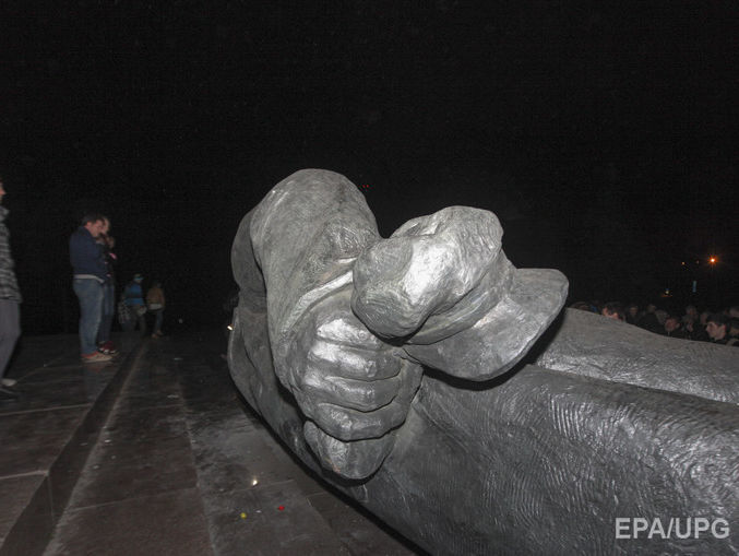 Райнин предложил установить монумент Свободы на месте памятника Ленину в Харькове
