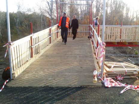 Зеленский поручил улучшить условия для перехода людей в районе КПВВ 