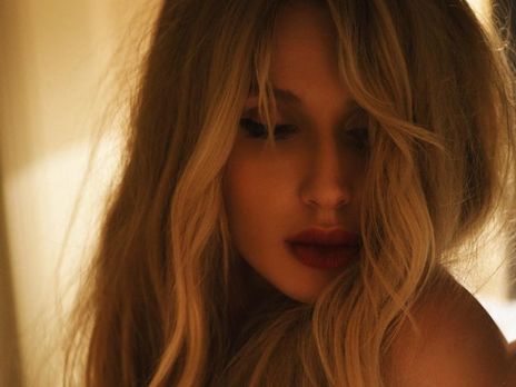 ﻿Loboda засвітила сосок в обтислому топі